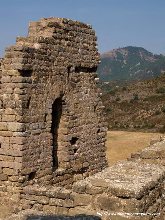 TORRE NORTE: PUERTA ACCESO EN RESTO DE LIENZO ESTE